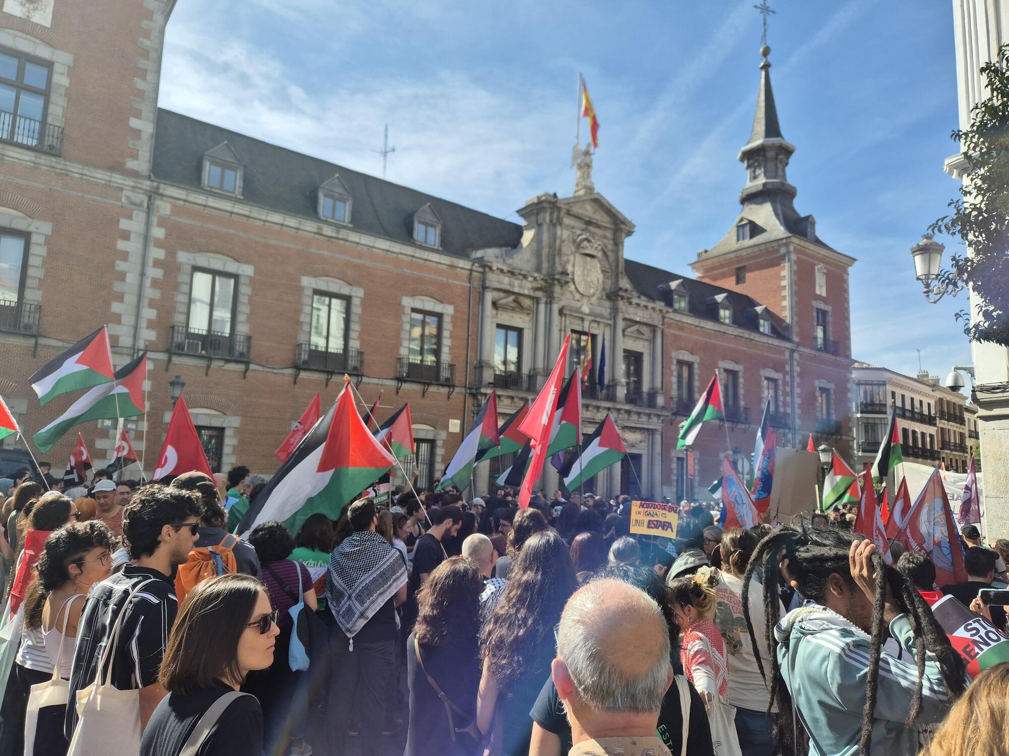 Concentración frente al Ministerio de Asuntos Exteriores, a las 13h.